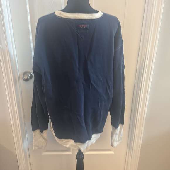 Vintage Tommy Hilfiger Sweatshirt - Picture 3 of 5